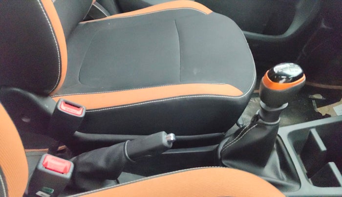 2020 Renault Kwid CLIMBER 1.0 (O), Petrol, Manual, 28,244 km, Gear Lever