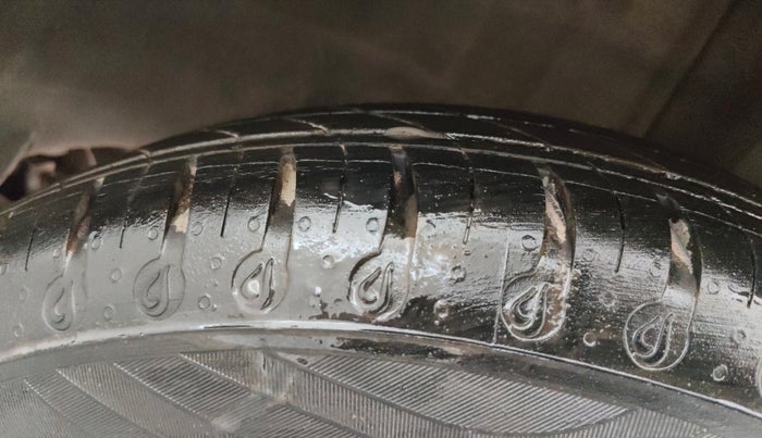 2020 Renault Kwid CLIMBER 1.0 (O), Petrol, Manual, 28,244 km, Left Rear Tyre Tread