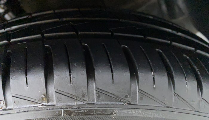2021 Hyundai AURA S CNG, CNG, Manual, 4,663 km, Left Front Tyre Tread