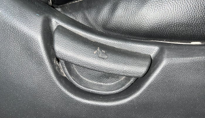 2014 Hyundai Grand i10 SPORTZ 1.2 KAPPA VTVT, Petrol, Manual, 70,547 km, Driver Side Adjustment Panel