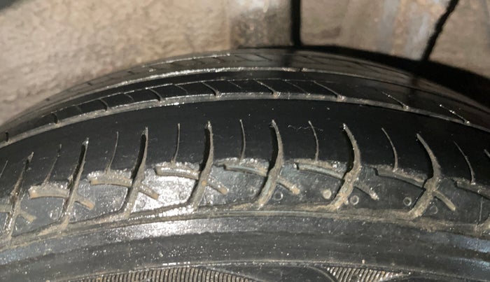 2014 Hyundai Grand i10 SPORTZ 1.2 KAPPA VTVT, Petrol, Manual, 70,547 km, Left Rear Tyre Tread