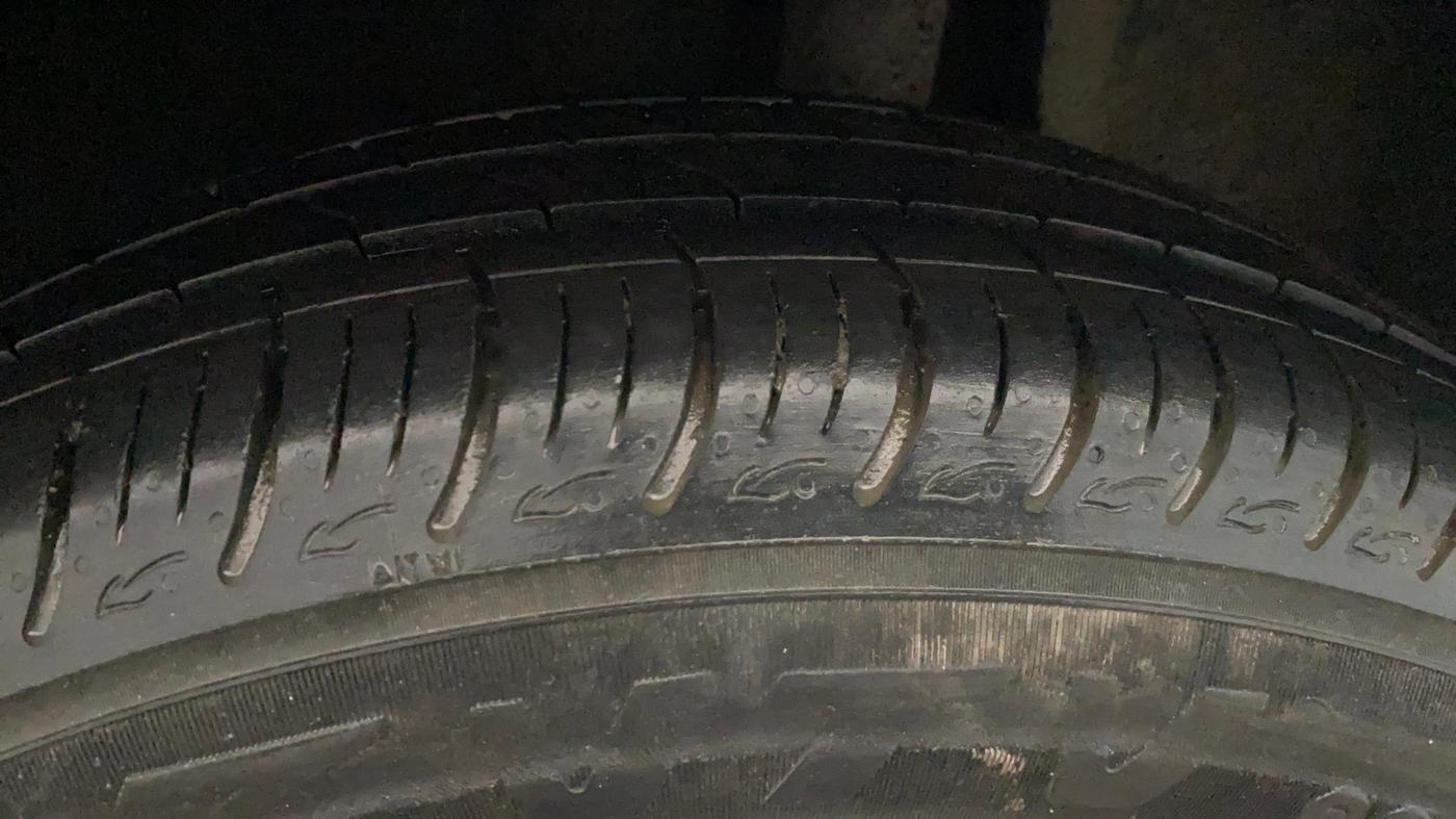 2016 Maruti Baleno DELTA PETROL 1.2, Petrol, Manual, 48,350 km, Left Rear Tyre Tread