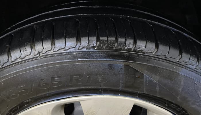 2017 Maruti Baleno DELTA PETROL 1.2, Petrol, Manual, 1,16,983 km, Right Front Tyre Tread