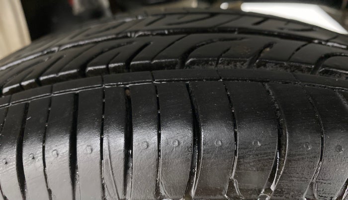 2018 Maruti Alto 800 LXI, Petrol, Manual, 55,593 km, Left Rear Tyre Tread