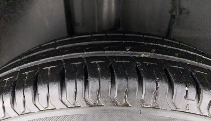 2021 Tata ALTROZ XE PETROL, Petrol, Manual, 19,920 km, Right Rear Tyre Tread