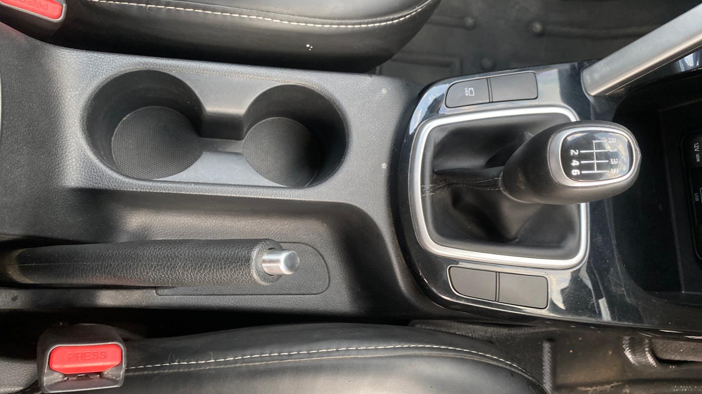2020 KIA SELTOS HTX 1.5 PETROL, Petrol, Manual, 32,091 km, Gear Lever