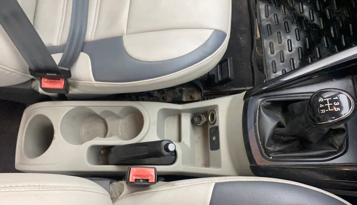 2016 Ford Ecosport TREND+ 1.5L DIESEL, Diesel, Manual, 1,13,977 km, Gear Lever