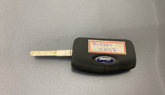 2016 Ford Ecosport TREND+ 1.5L DIESEL, Diesel, Manual, 1,13,977 km, Key Close Up