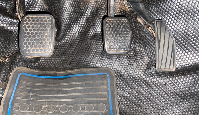 2019 Maruti Alto 800 LXI, Petrol, Manual, 69,146 km, Pedals