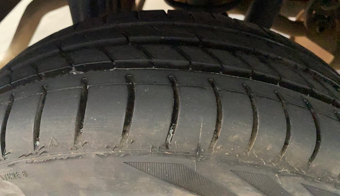 2019 Maruti Alto 800 LXI, Petrol, Manual, 69,146 km, Right Rear Tyre Tread