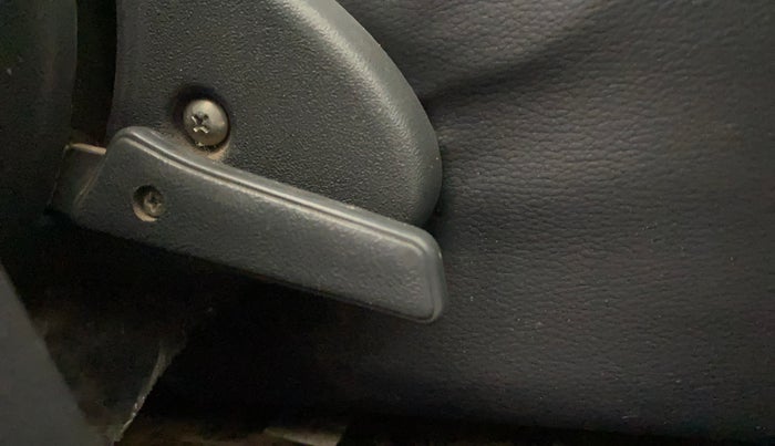 2019 Maruti Alto 800 LXI, Petrol, Manual, 69,146 km, Driver Side Adjustment Panel