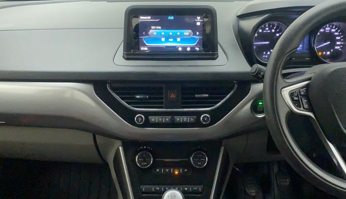 2017 Tata NEXON XZ PLUS PETROL DUAL TONE, Petrol, Manual, 36,543 km, Air Conditioner