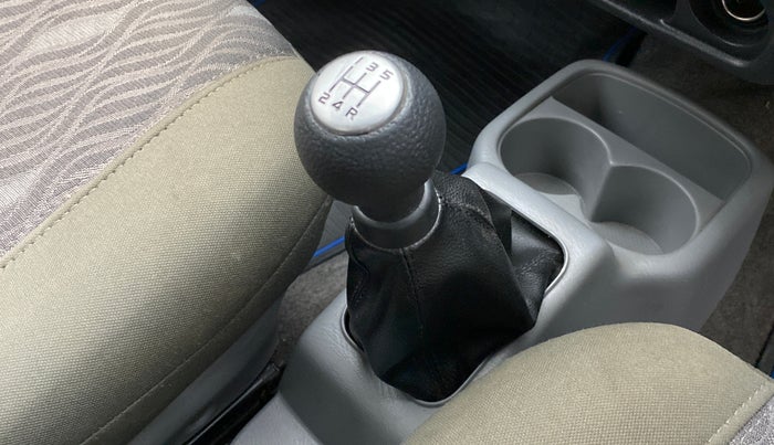 2011 Maruti Alto K10 VXI, Petrol, Manual, 58,552 km, Gear lever - Boot Cover minor damage