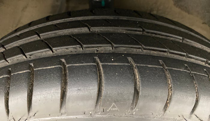 2011 Maruti Alto K10 VXI, Petrol, Manual, 58,552 km, Right Front Tyre Tread