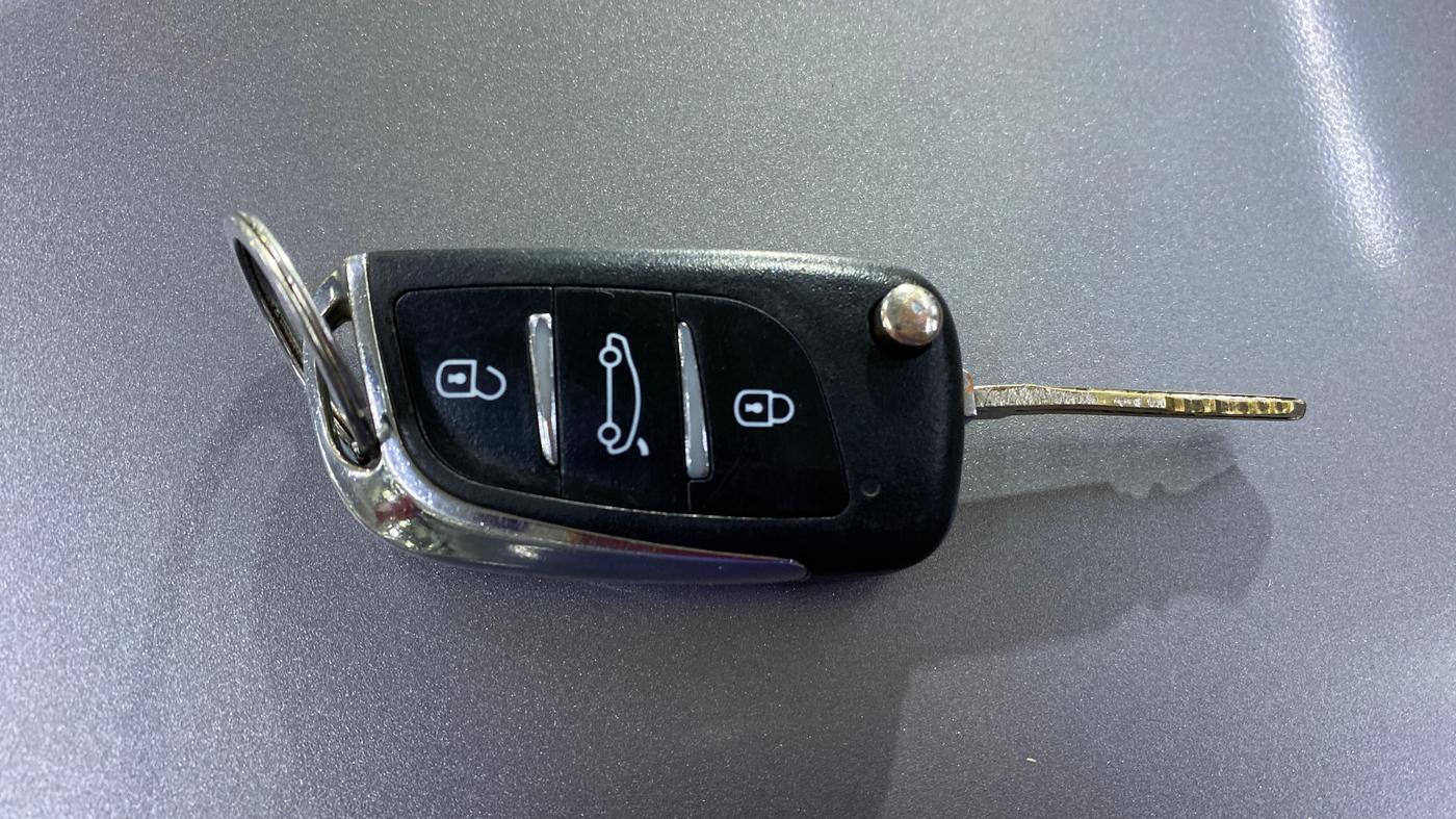 2014 Hyundai Elite i20 MAGNA 1.2, CNG, Manual, 1,07,011 km, Key Close Up