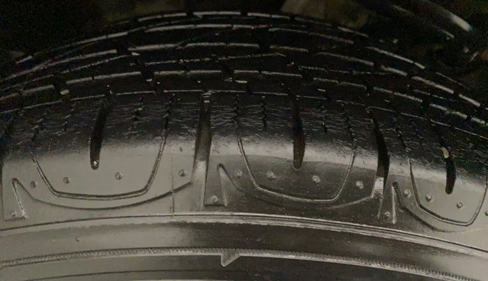 2018 Jeep Compass LIMITED (O) 1.4 PETROL AT, Petrol, Automatic, 38,762 km, Left Front Tyre Tread
