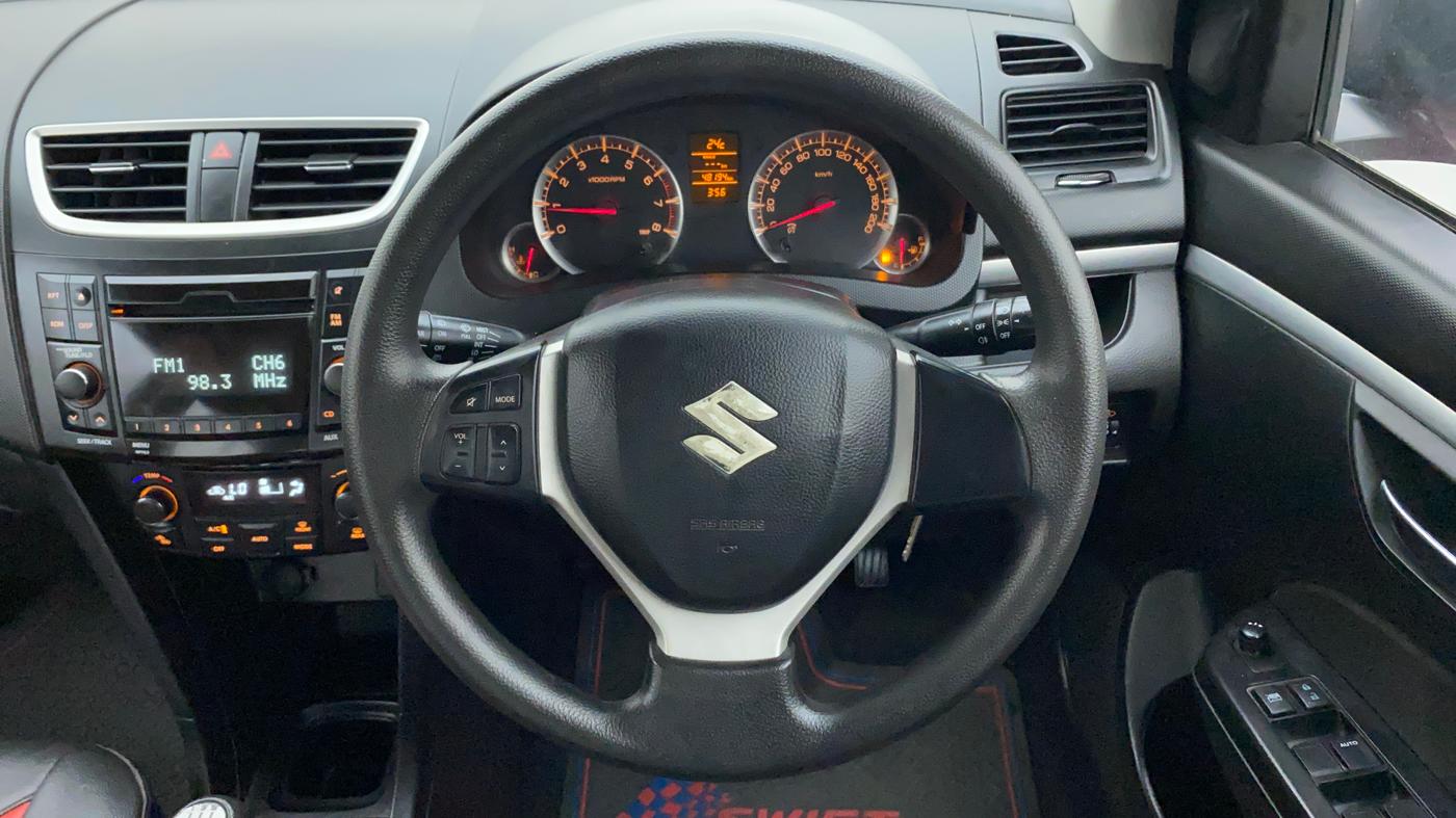 2014 Maruti Swift ZXI, Petrol, Manual, 48,194 km, Steering Wheel Close Up