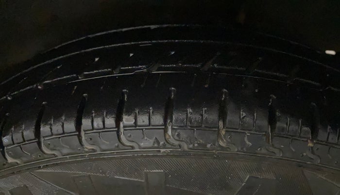 2019 Renault Kwid RXT 1.0 (O), Petrol, Manual, 36,673 km, Left Rear Tyre Tread