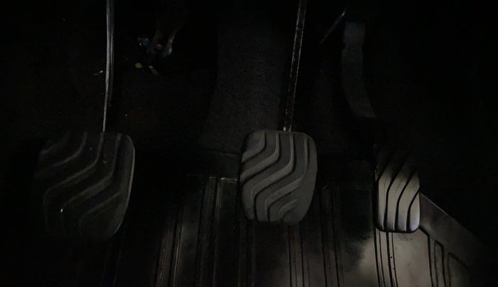 2019 Renault Kwid RXT 1.0 (O), Petrol, Manual, 36,673 km, Pedals