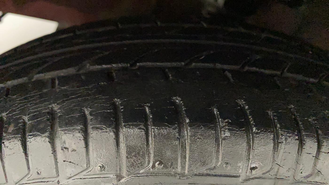 2012 Hyundai i10 MAGNA 1.2, Petrol, Manual, 30,627 km, Left Front Tyre Tread