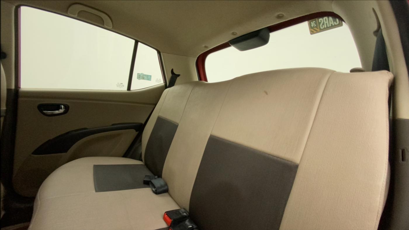 2012 Hyundai i10 MAGNA 1.2, Petrol, Manual, 30,627 km, Right Side Rear Door Cabin