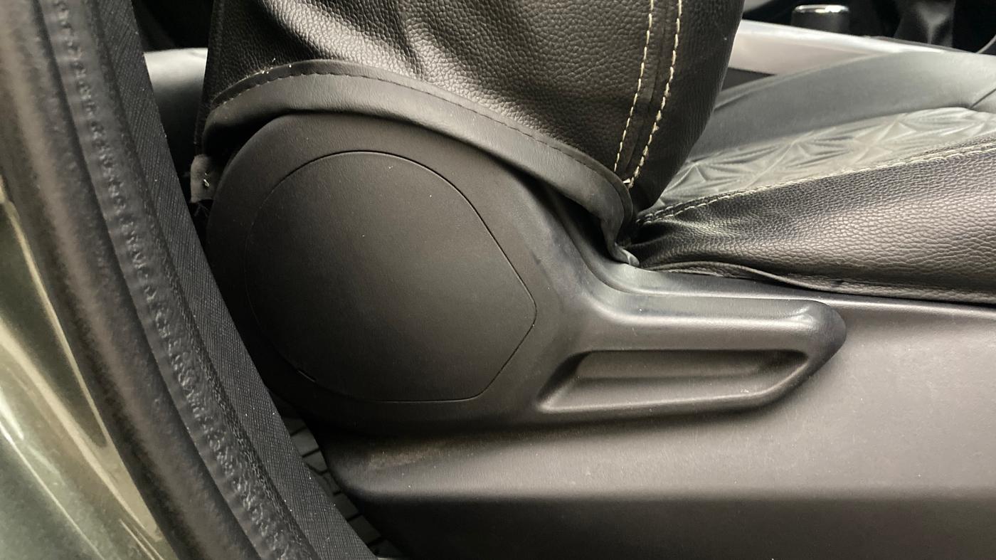 2023 Tata NEXON XM SUNROOF PETROL, Petrol, Manual, 58,215 km, Driver Side Adjustment Panel