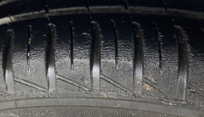 2020 Datsun Redi Go T(O) 1.0, Petrol, Manual, 58,153 km, Right Front Tyre Tread