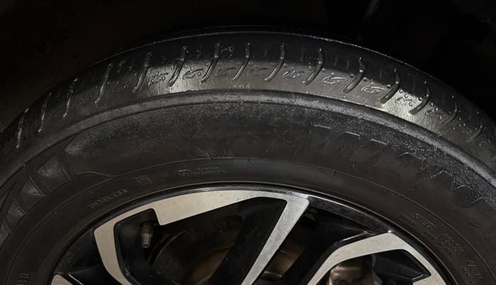 2022 KIA CARENS LUXURY 1.5 DIESEL 7 STR, Diesel, Manual, 49,246 km, Left Rear Tyre Tread