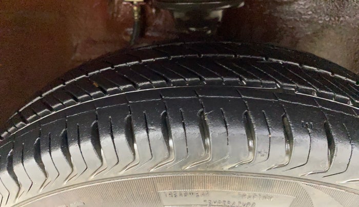 2016 Maruti Alto 800 LXI, Petrol, Manual, 31,539 km, Right Front Tyre Tread