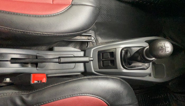 2016 Maruti Alto 800 LXI, Petrol, Manual, 31,539 km, Gear Lever