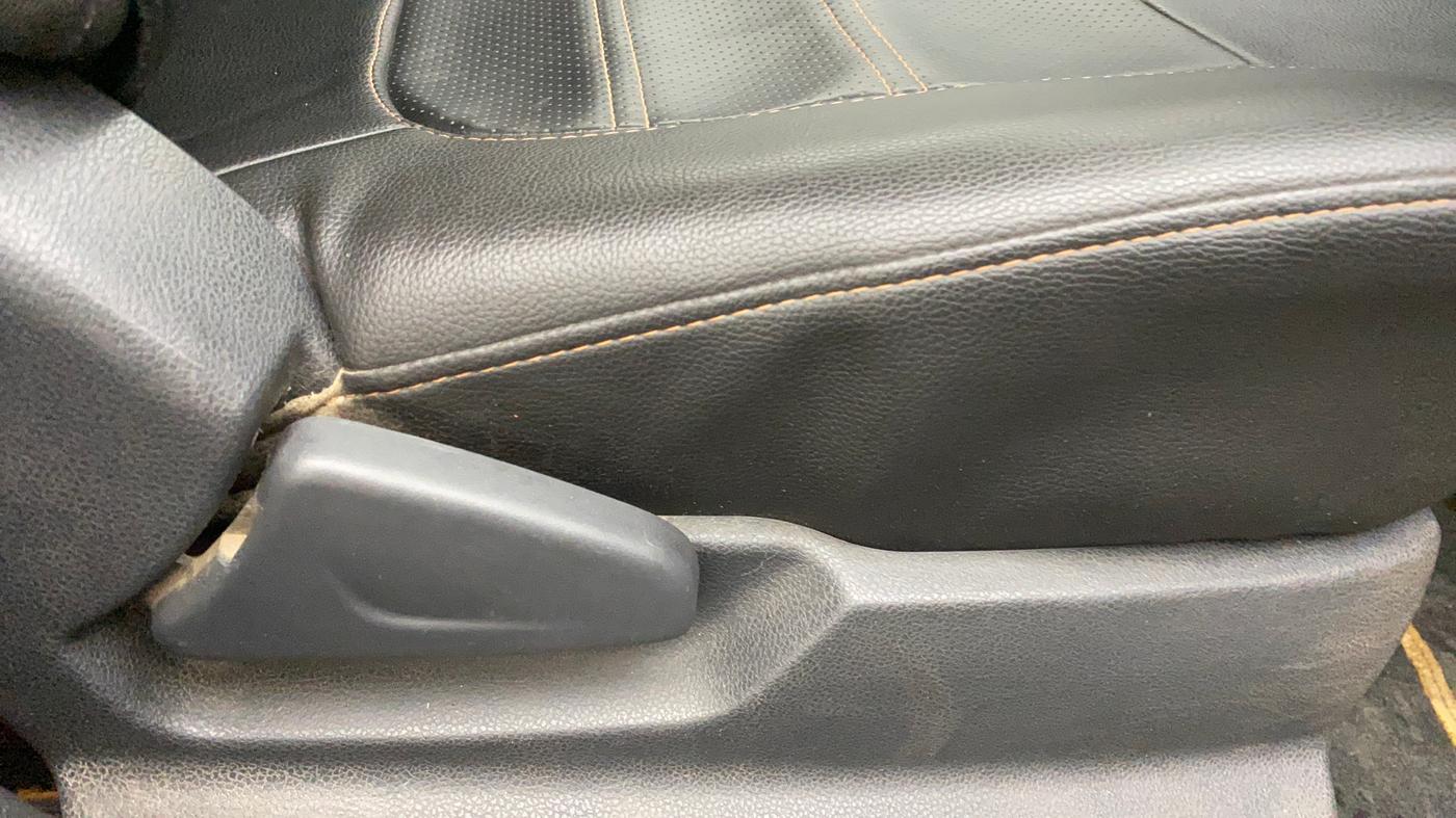 2016 Renault Kwid RXT 0.8 (O), Petrol, Manual, 55,020 km, Driver Side Adjustment Panel