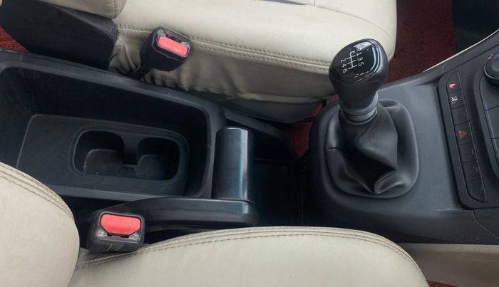 2019 Mahindra MARAZZO M2 8 STR, Diesel, Manual, 1,12,260 km, Gear Lever