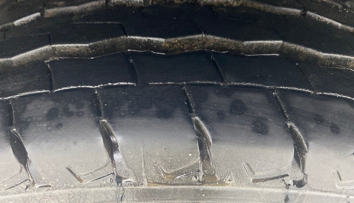 2019 Mahindra MARAZZO M2 8 STR, Diesel, Manual, 1,12,260 km, Right Rear Tyre Tread