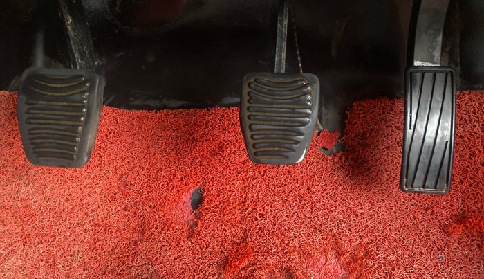 2019 Mahindra MARAZZO M2 8 STR, Diesel, Manual, 1,12,260 km, Pedals