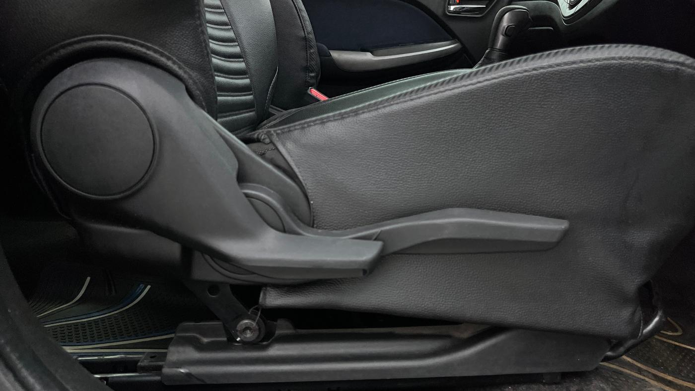 2019 Maruti Baleno ALPHA CVT PETROL 1.2, Petrol, Automatic, 1,20,086 km, Driver Side Adjustment Panel