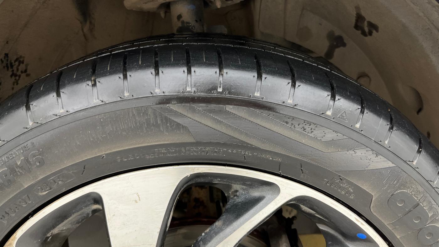 2019 Maruti Baleno ALPHA CVT PETROL 1.2, Petrol, Automatic, 1,20,086 km, Right Front Tyre Tread