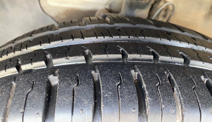 2019 Hyundai Elite i20 MAGNA PLUS 1.2, Petrol, Manual, 38,172 km, Left Front Tyre Tread