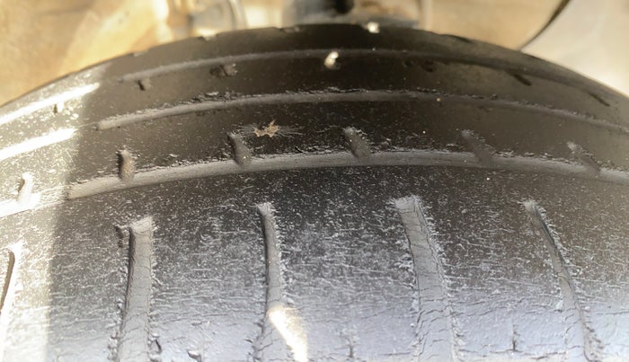 2019 Hyundai Elite i20 MAGNA PLUS 1.2, Petrol, Manual, 38,172 km, Right Front Tyre Tread