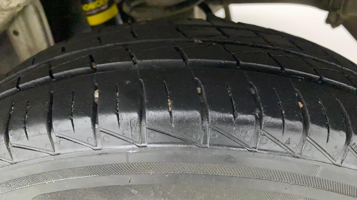 2021 Maruti Alto LXI, Petrol, Manual, 32,331 km, Left Rear Tyre Tread