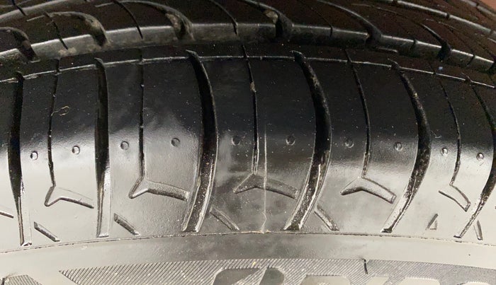 2017 Maruti Celerio VXI AMT, Petrol, Automatic, 61,608 km, Right Rear Tyre Tread