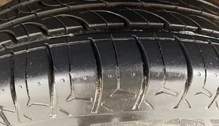 2017 Maruti Celerio VXI AMT, Petrol, Automatic, 61,608 km, Left Front Tyre Tread