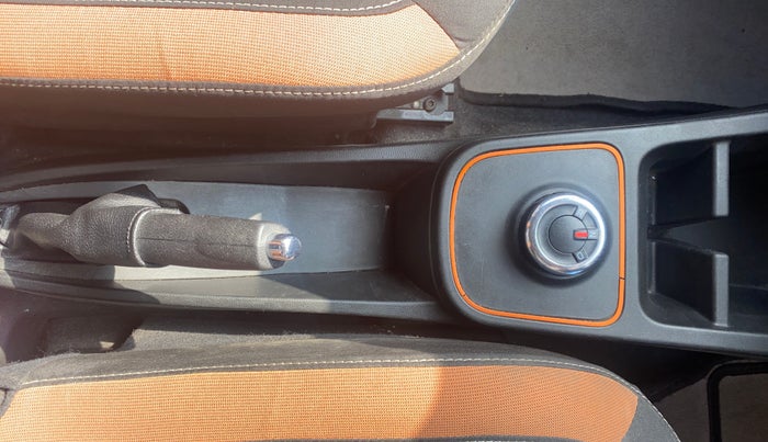 2021 Renault Kwid CLIMBER 1.0 AMT, Petrol, Automatic, 51,026 km, Gear Lever