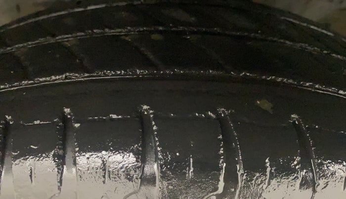 2021 Renault Kwid CLIMBER 1.0 AMT, Petrol, Automatic, 51,026 km, Left Front Tyre Tread