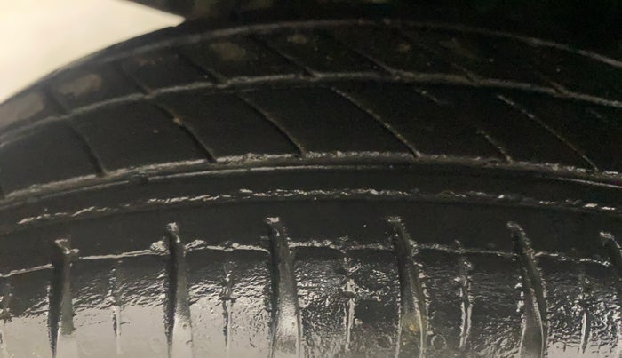 2021 Renault Kwid CLIMBER 1.0 AMT, Petrol, Automatic, 51,026 km, Right Rear Tyre Tread