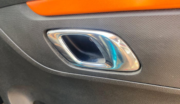 2021 Renault Kwid CLIMBER 1.0 AMT, Petrol, Automatic, 51,026 km, Driver Side Door Panels Control