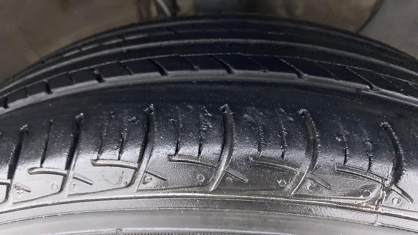 2018 Hyundai Elite i20 ASTA 1.2, Petrol, Manual, 22,876 km, Right Front Tyre Tread