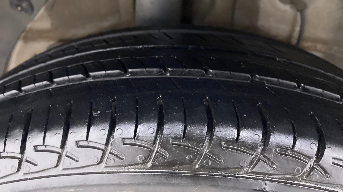 2018 Hyundai Elite i20 ASTA 1.2, Petrol, Manual, 22,876 km, Right Rear Tyre Tread