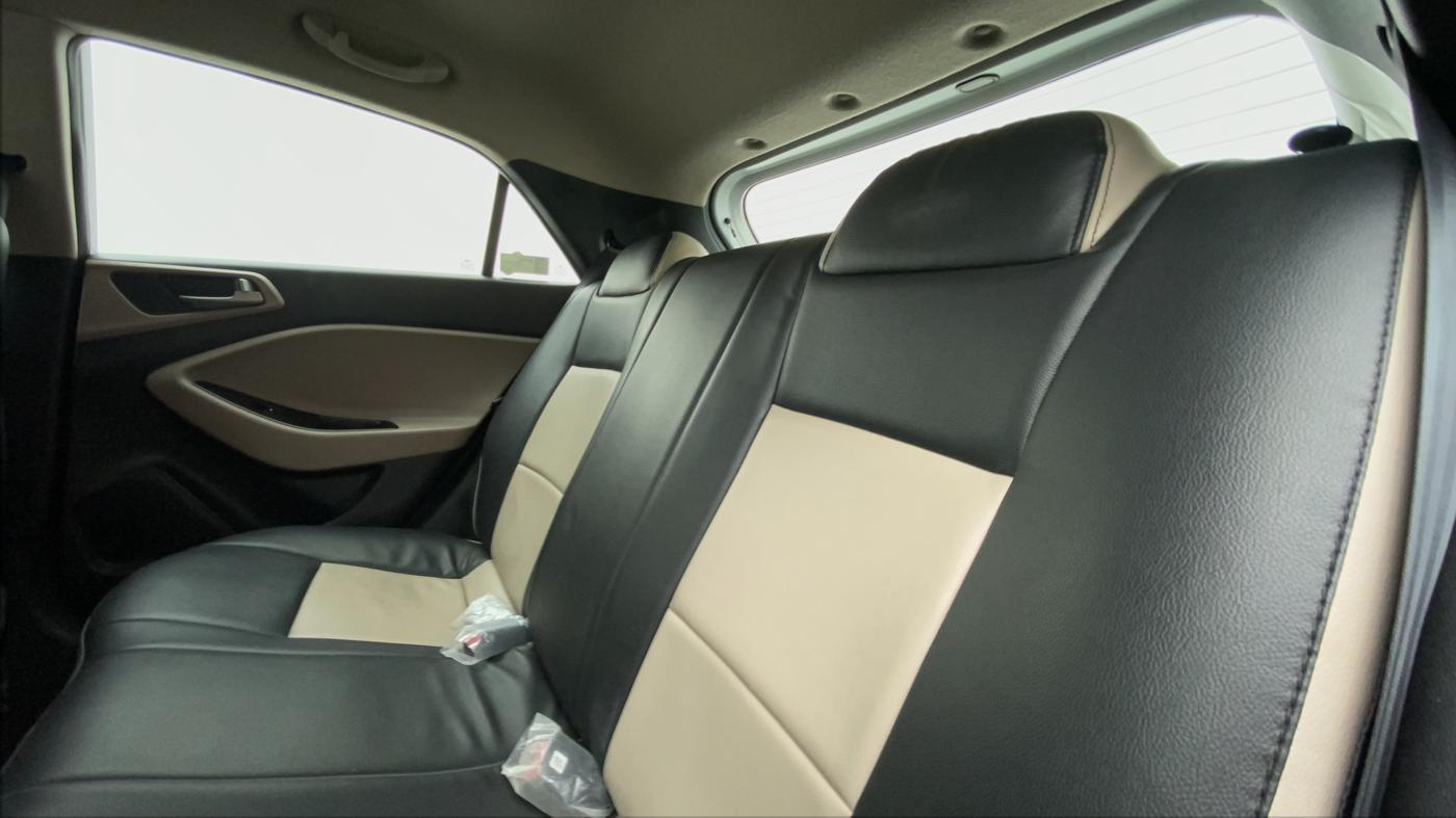 2018 Hyundai Elite i20 ASTA 1.2, Petrol, Manual, 22,876 km, Right Side Rear Door Cabin
