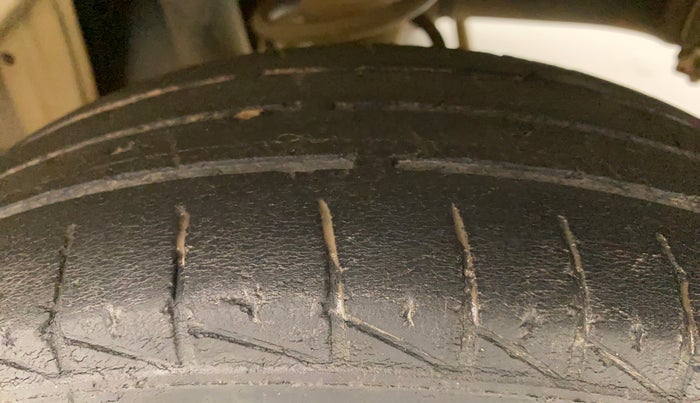 2019 Maruti Alto VXI, Petrol, Manual, 60,383 km, Left Rear Tyre Tread