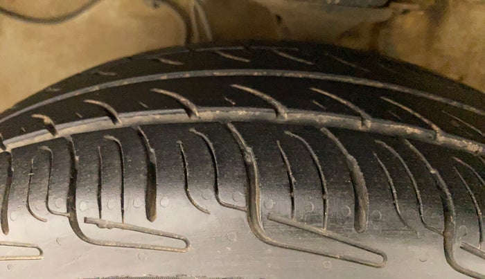 2019 Maruti Alto VXI, Petrol, Manual, 60,383 km, Left Front Tyre Tread